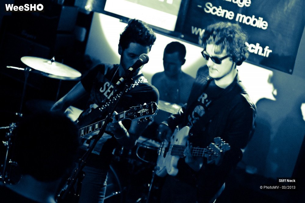 6/38 photos du spectacle Stiff Neck