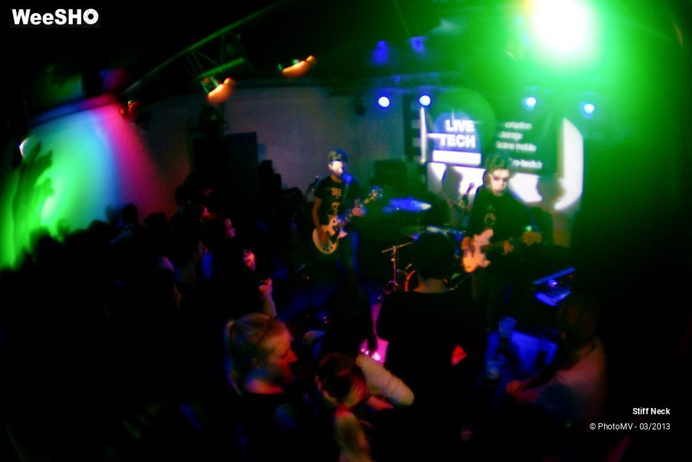 7/38 photos du spectacle Stiff Neck