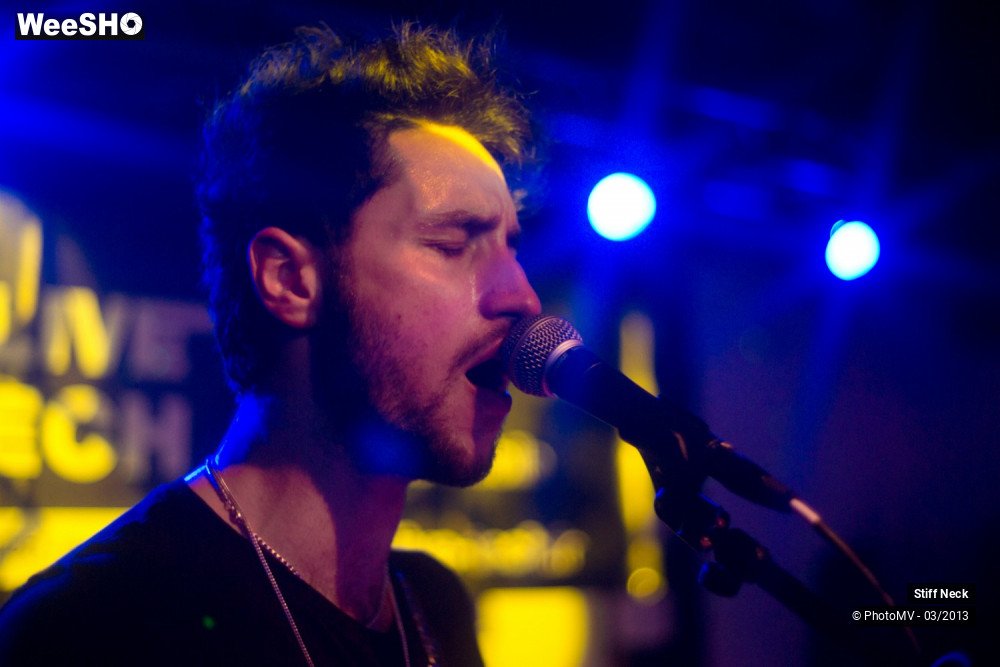 9/38 photos du spectacle Stiff Neck