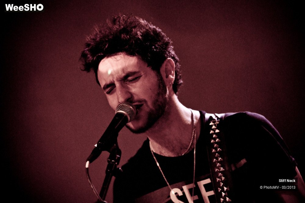 13/38 photos du spectacle Stiff Neck