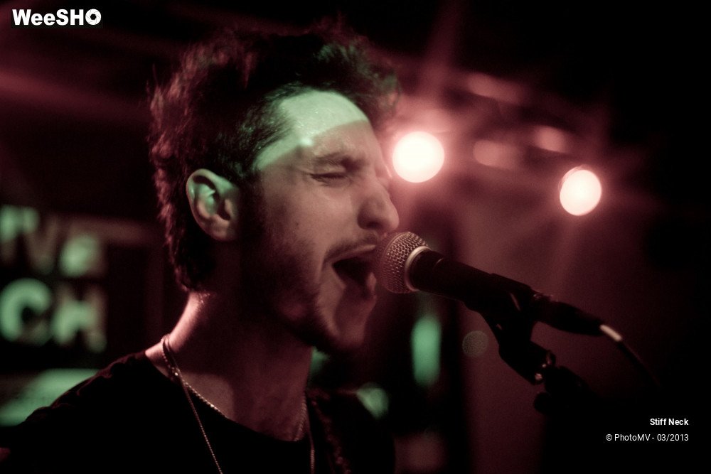 14/38 photos du spectacle Stiff Neck