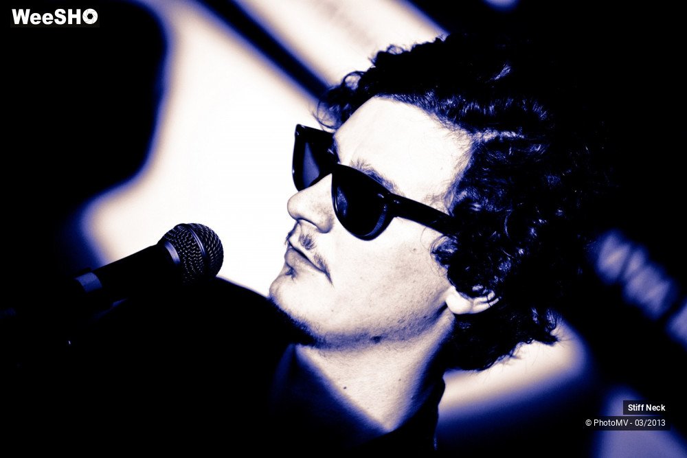 15/38 photos du spectacle Stiff Neck