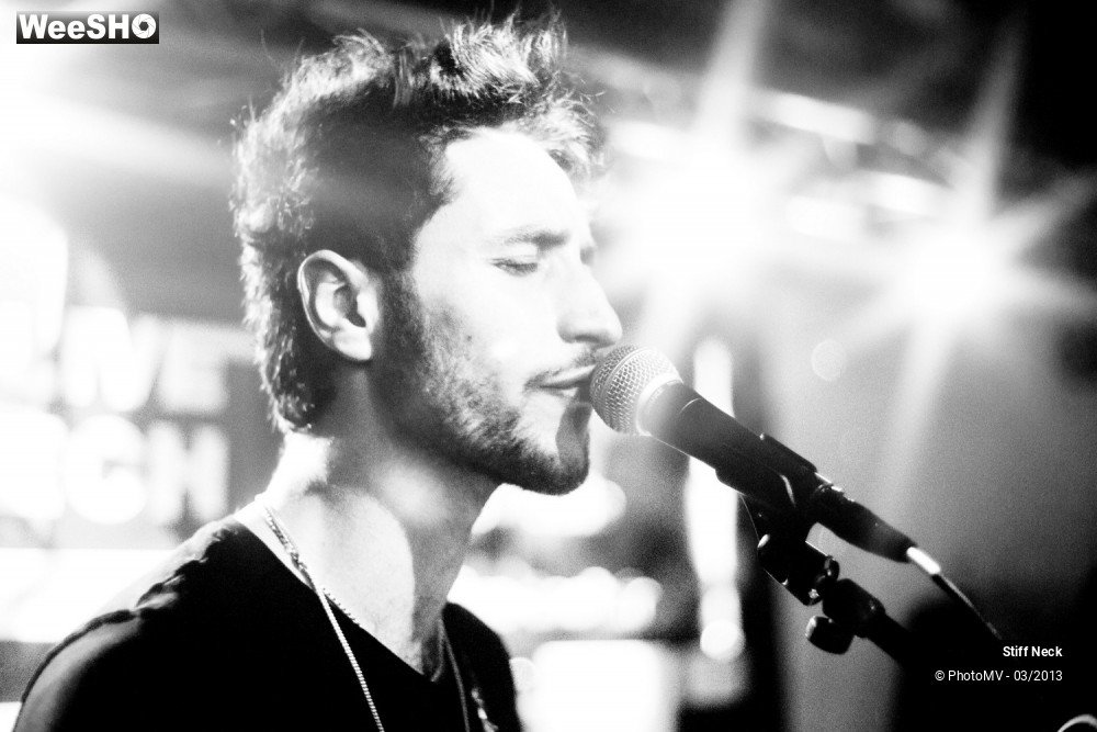 16/38 photos du spectacle Stiff Neck