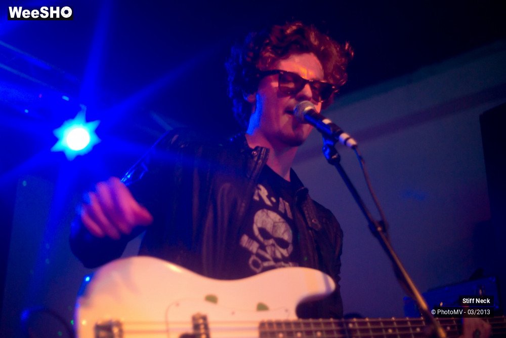 17/38 photos du spectacle Stiff Neck