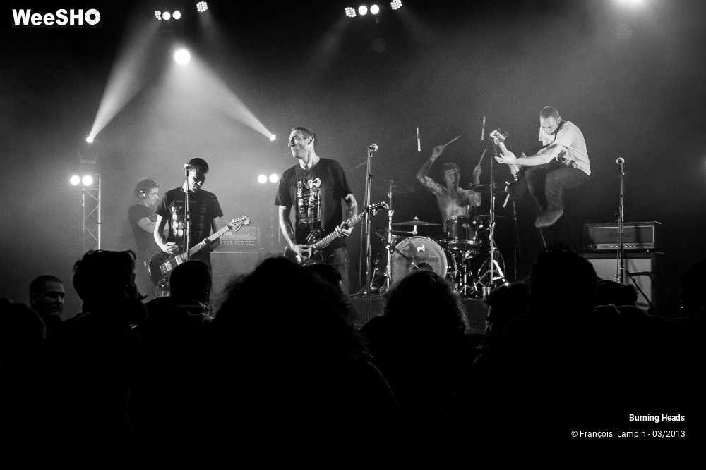 2/5 photos du spectacle Burning Heads Interview