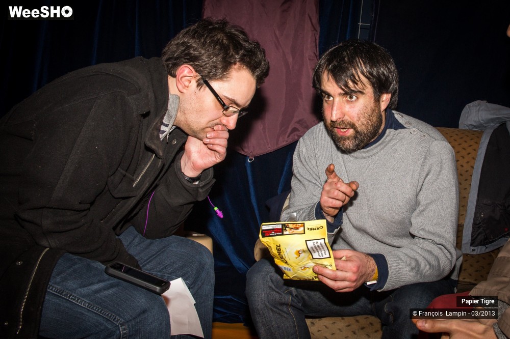 3/5 photos du spectacle Papier Tigre Interview