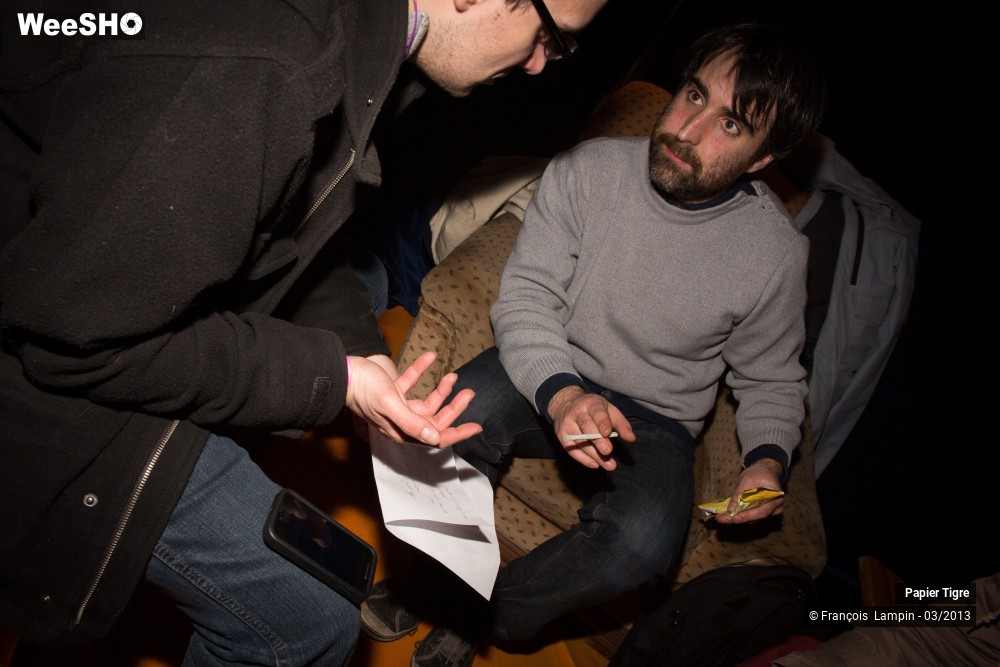 5/5 photos du spectacle Papier Tigre Interview
