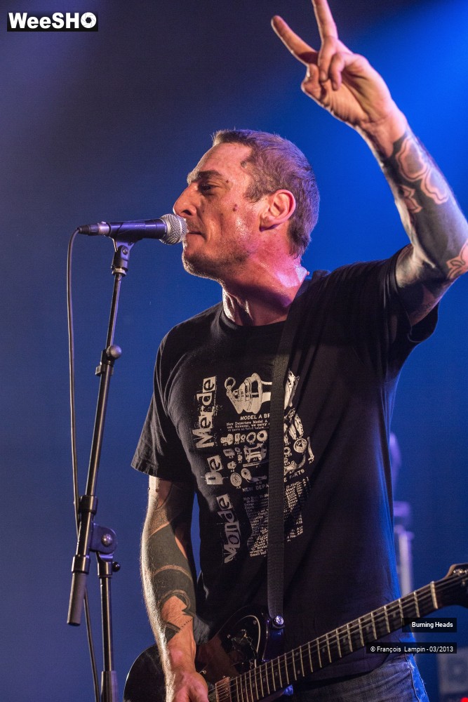 17/39 photos du spectacle Burning Heads