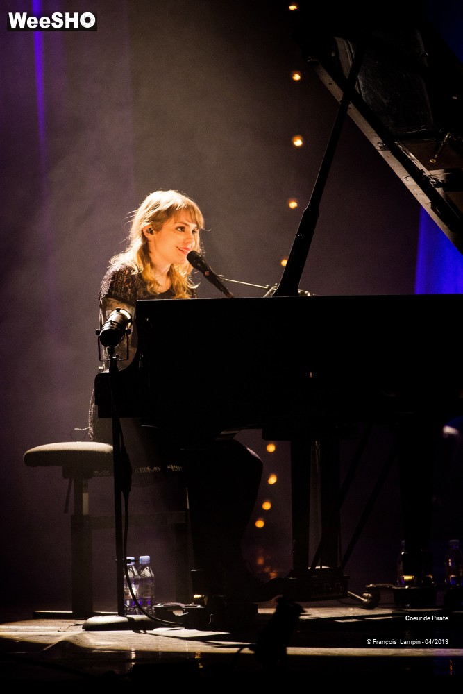 1/28 photos du spectacle Coeur de pirate