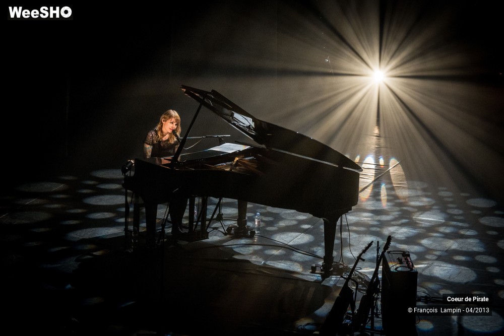 14/28 photos du spectacle Coeur de pirate