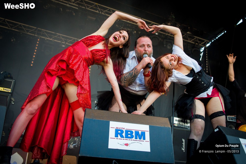 5/50 photos du spectacle Opium du peuple