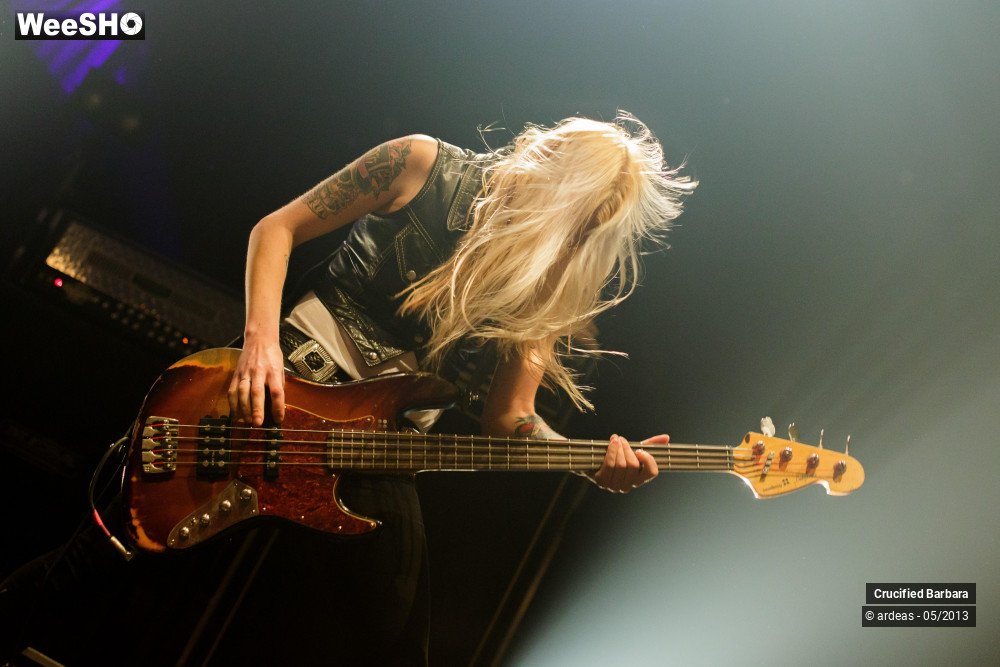 11/45 photos du spectacle Crucified Barbara