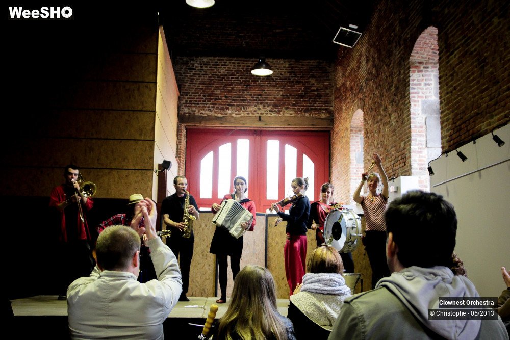 5/44 photos du spectacle Clownest Orchestra