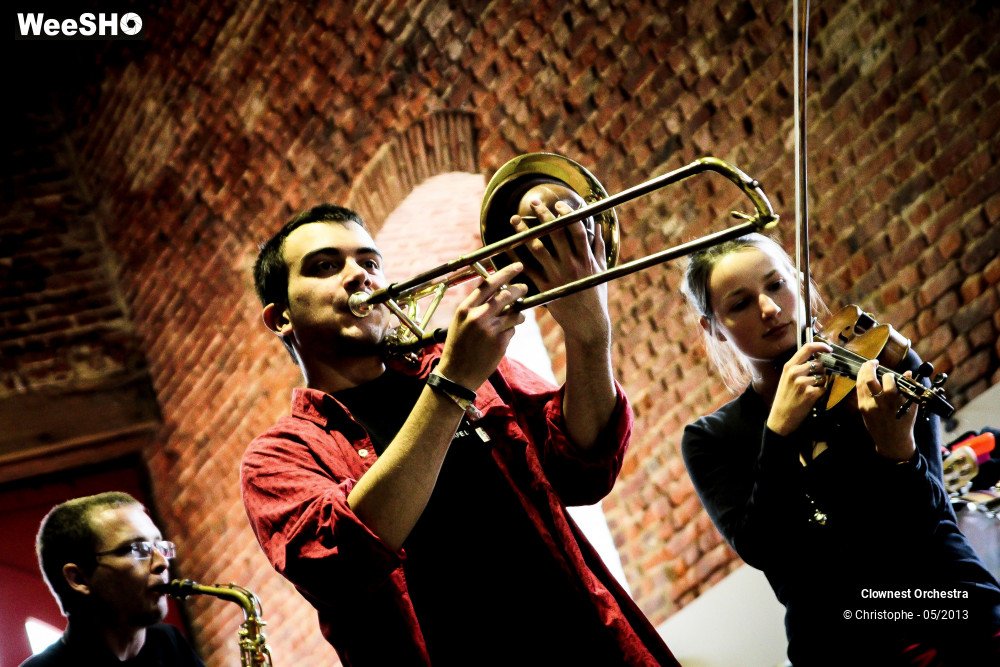 9/44 photos du spectacle Clownest Orchestra