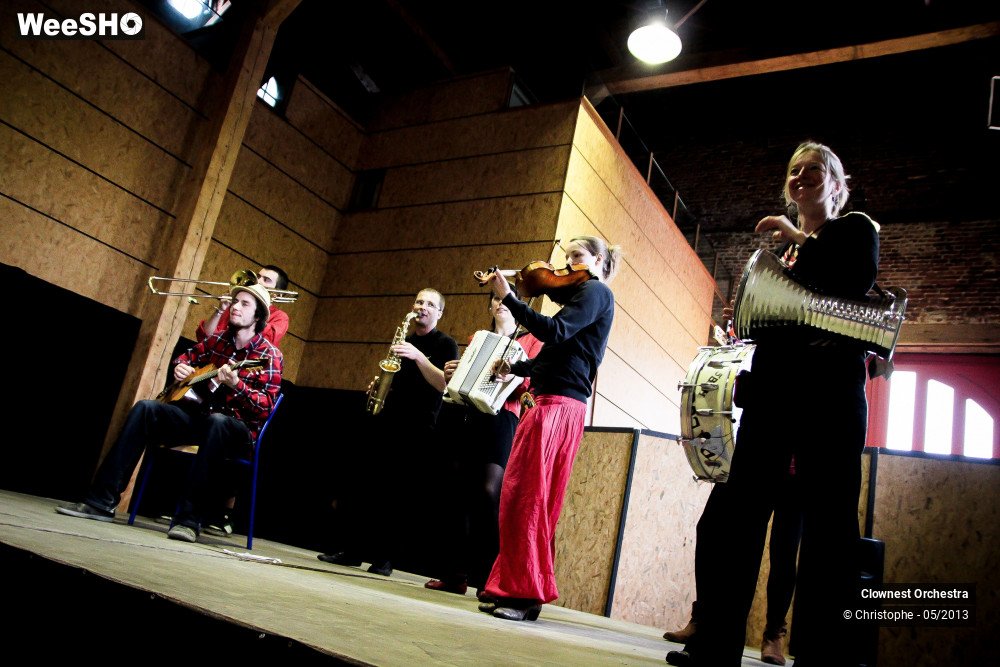 11/44 photos du spectacle Clownest Orchestra