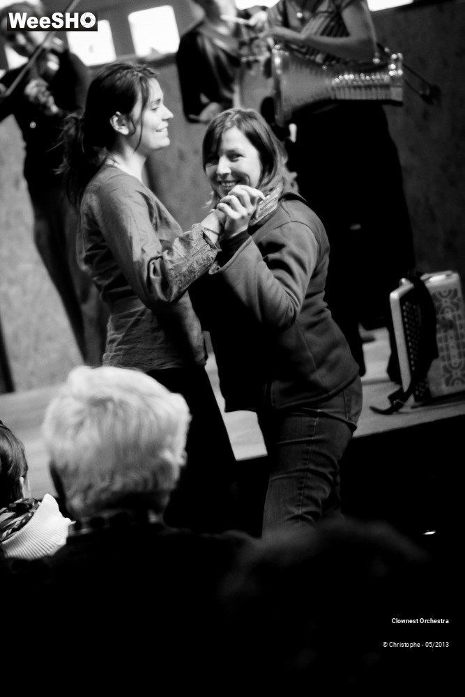 24/44 photos du spectacle Clownest Orchestra