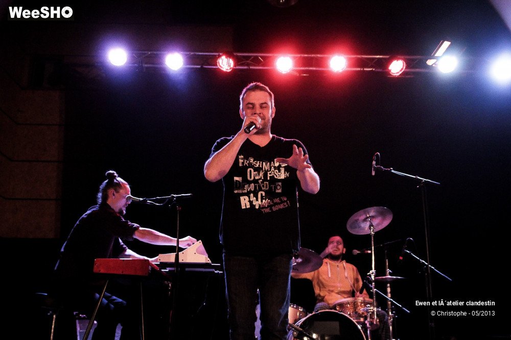 9/39 photos du spectacle Ewen et l'atelier clandestin