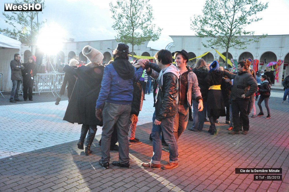 4/38 photos du spectacle Le Bal Tralalaïtou  