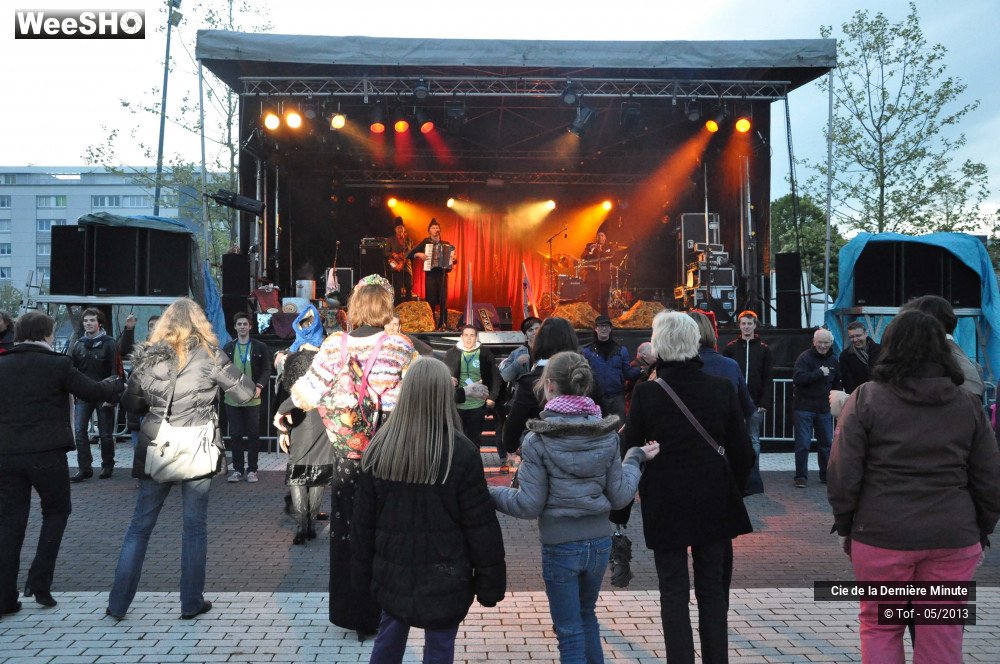 12/38 photos du spectacle Le Bal Tralalaïtou  