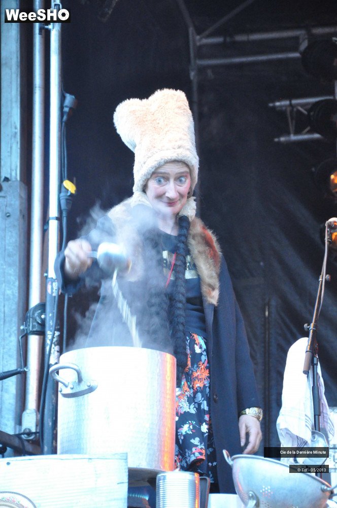 19/38 photos du spectacle Le Bal Tralalaïtou  