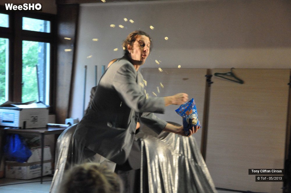 1/23 photos du spectacle Rubbish Rabbit