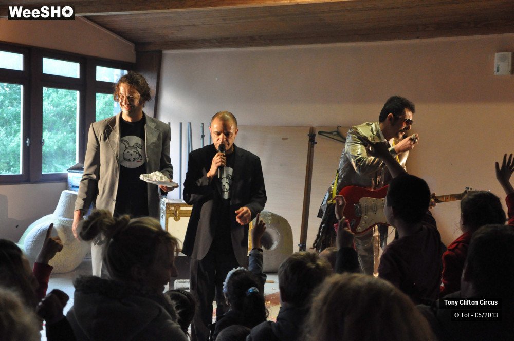 7/23 photos du spectacle Rubbish Rabbit