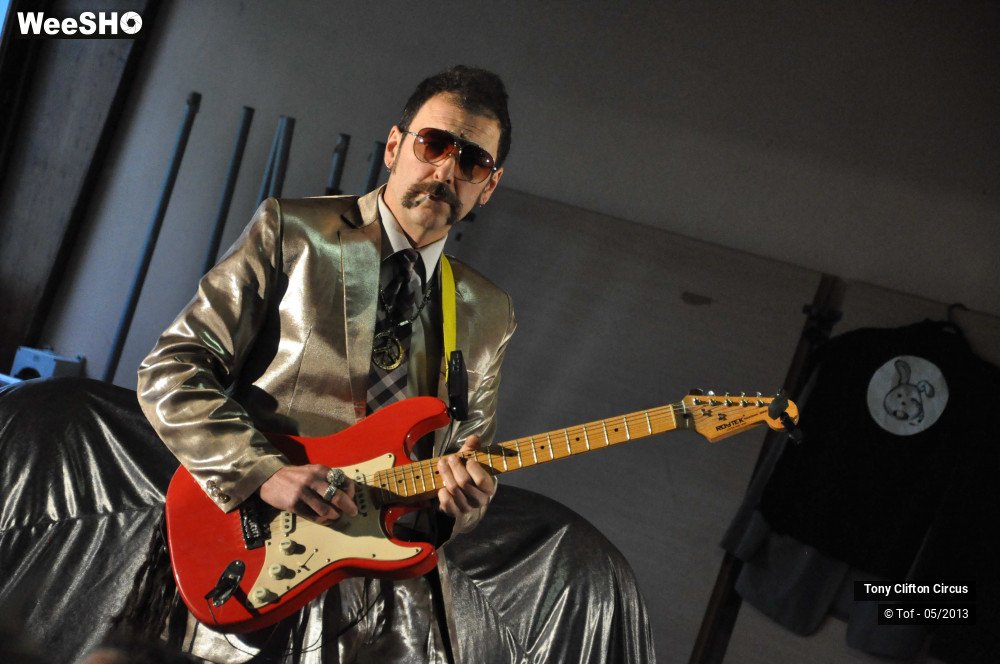 8/23 photos du spectacle Rubbish Rabbit