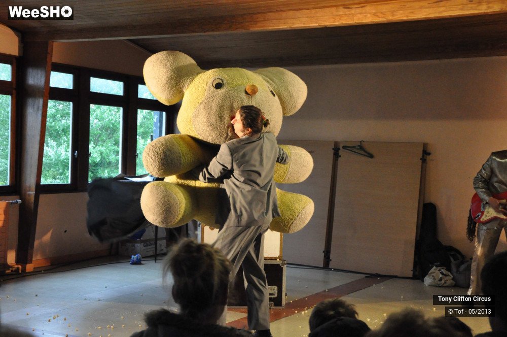 12/23 photos du spectacle Rubbish Rabbit