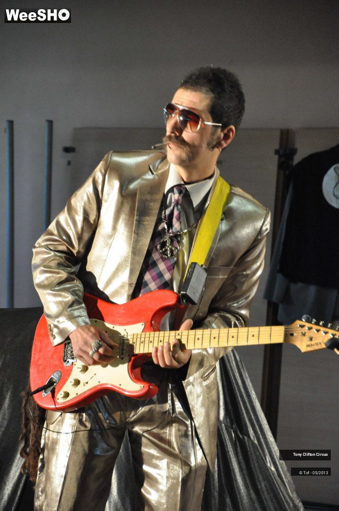 17/23 photos du spectacle Rubbish Rabbit