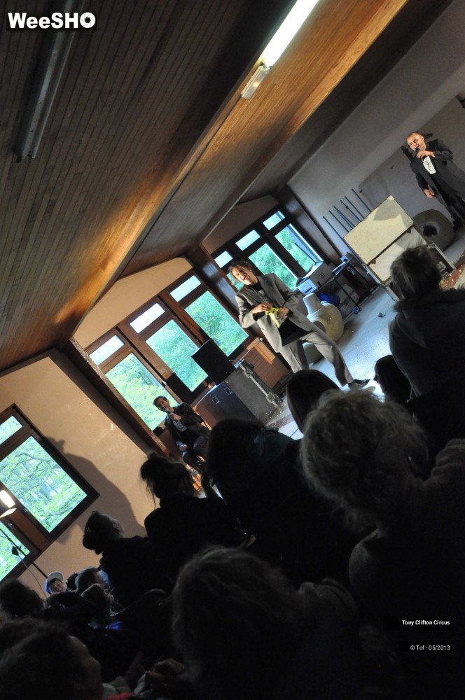 20/23 photos du spectacle Rubbish Rabbit