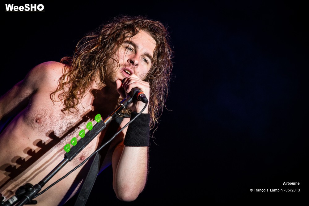 13/17 photos du spectacle Airbourne