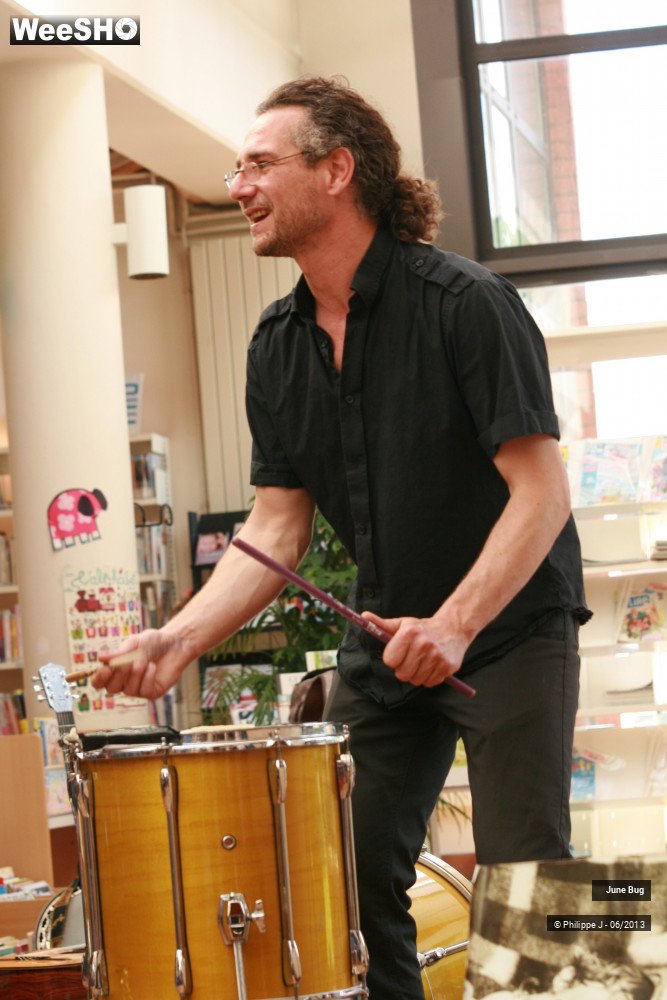 30/38 photos du spectacle June Bug