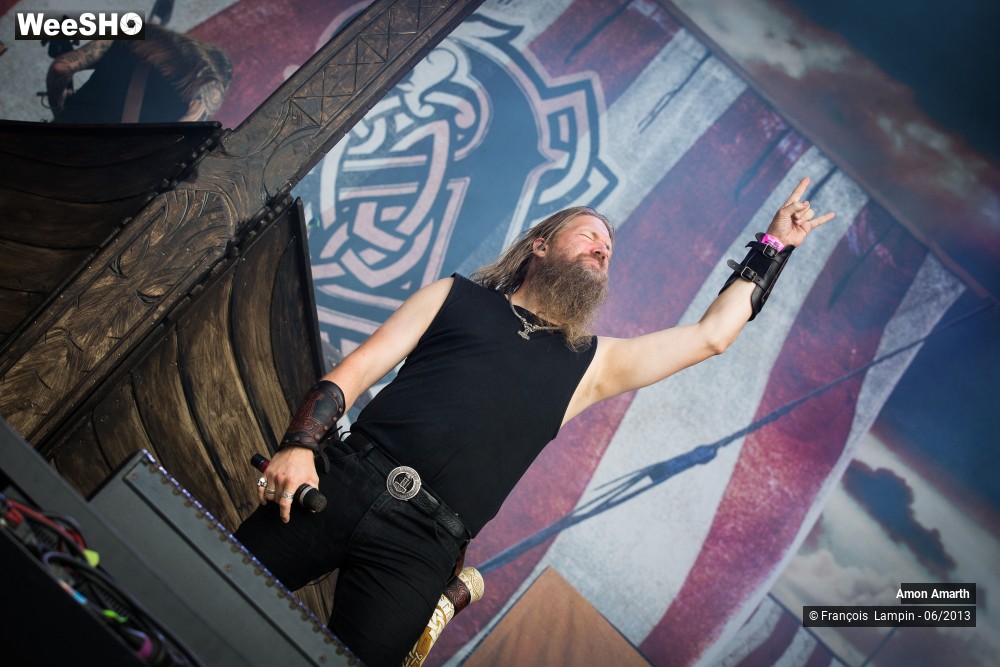 22/37 photos du spectacle Amon Amarth