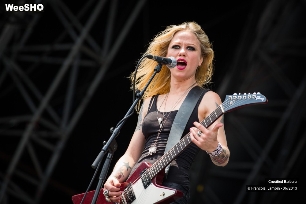 8/22 photos du spectacle Crucified Barbara