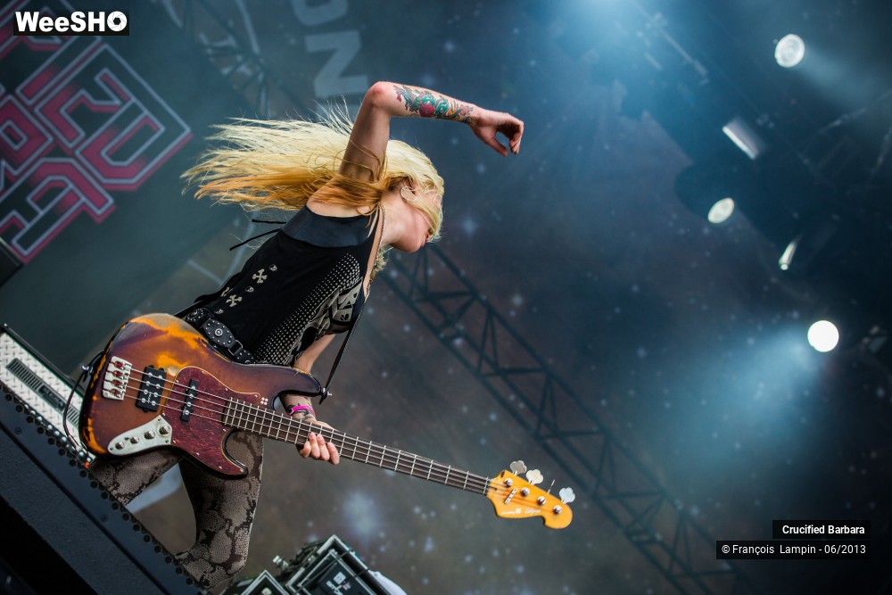 15/22 photos du spectacle Crucified Barbara