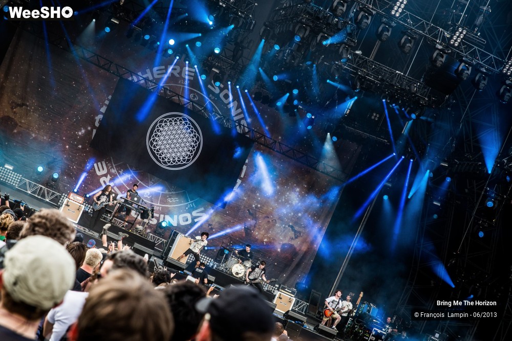 13/22 photos du spectacle Bring Me The Horizon