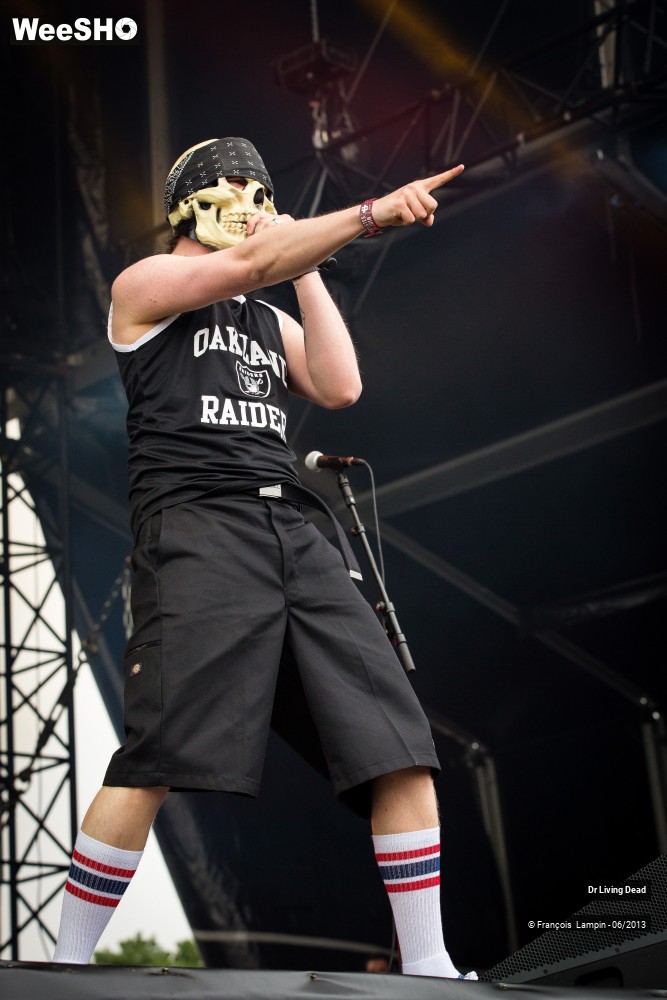 8/33 photos du spectacle Dr Living Dead