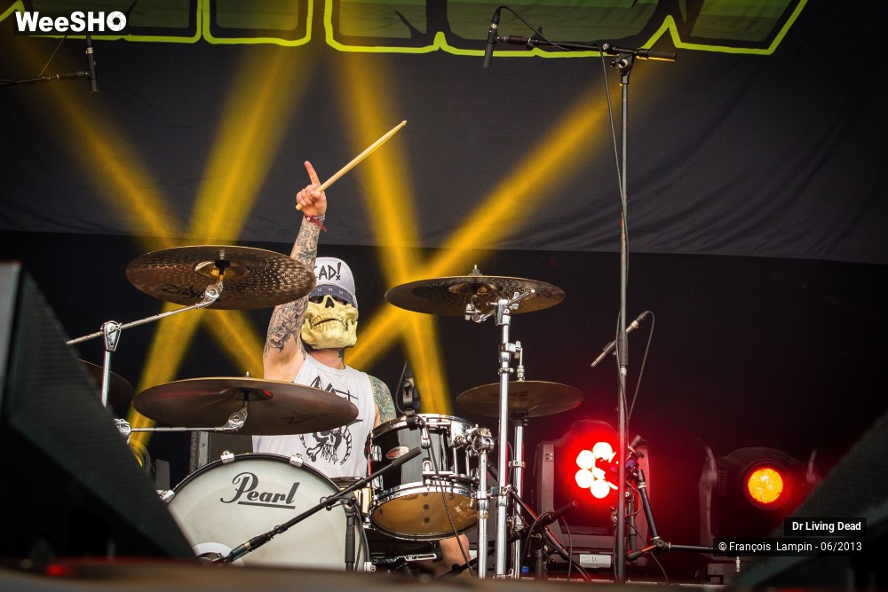 19/33 photos du spectacle Dr Living Dead