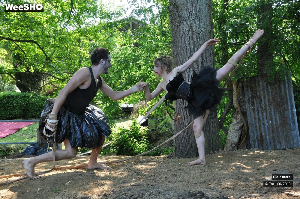 2/40 photos du spectacle La Piste aux Ordures