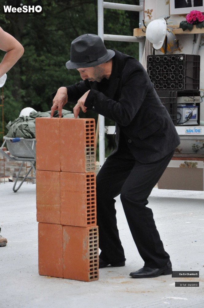 30/41 photos du spectacle Une brique dans le ventre