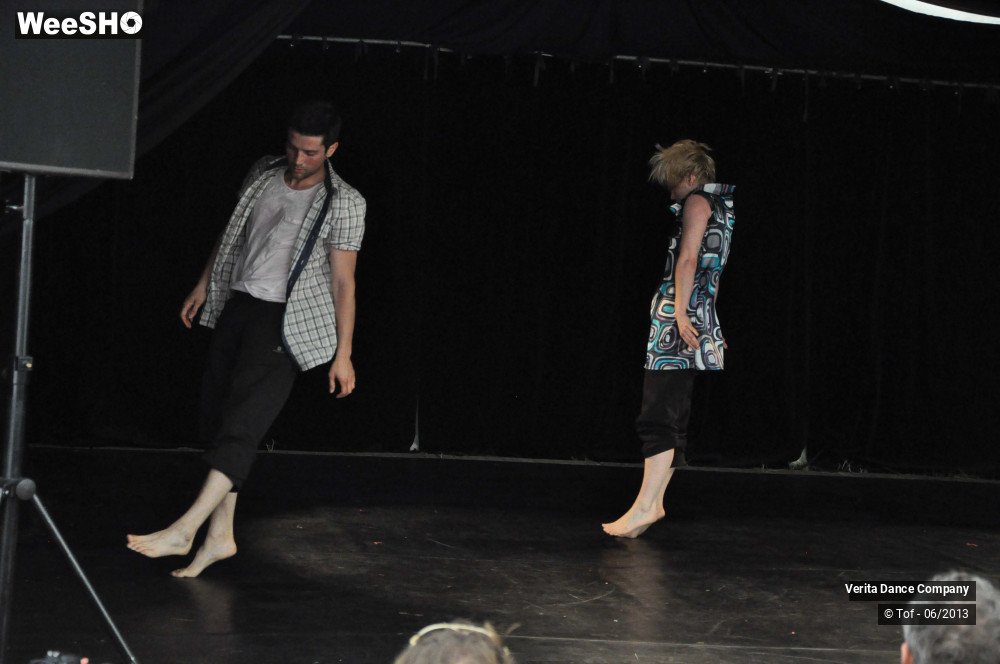 9/34 photos du spectacle Behind The Body