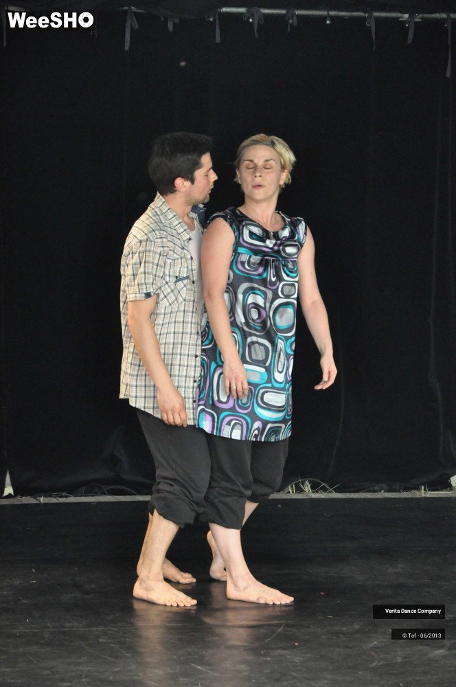 19/34 photos du spectacle Behind The Body