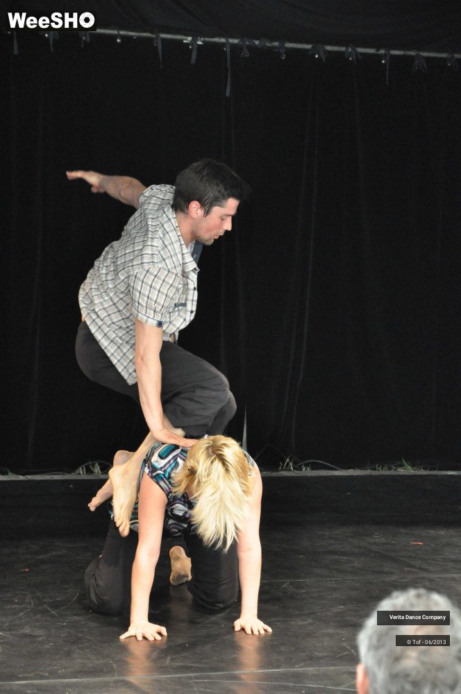 27/34 photos du spectacle Behind The Body