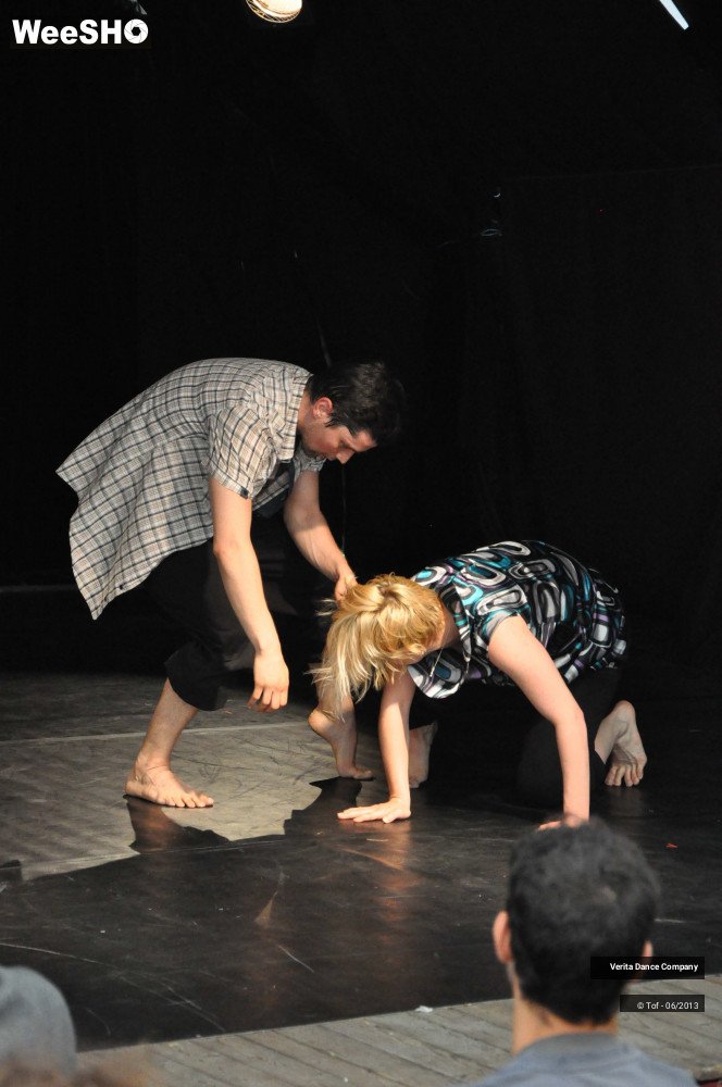 32/34 photos du spectacle Behind The Body