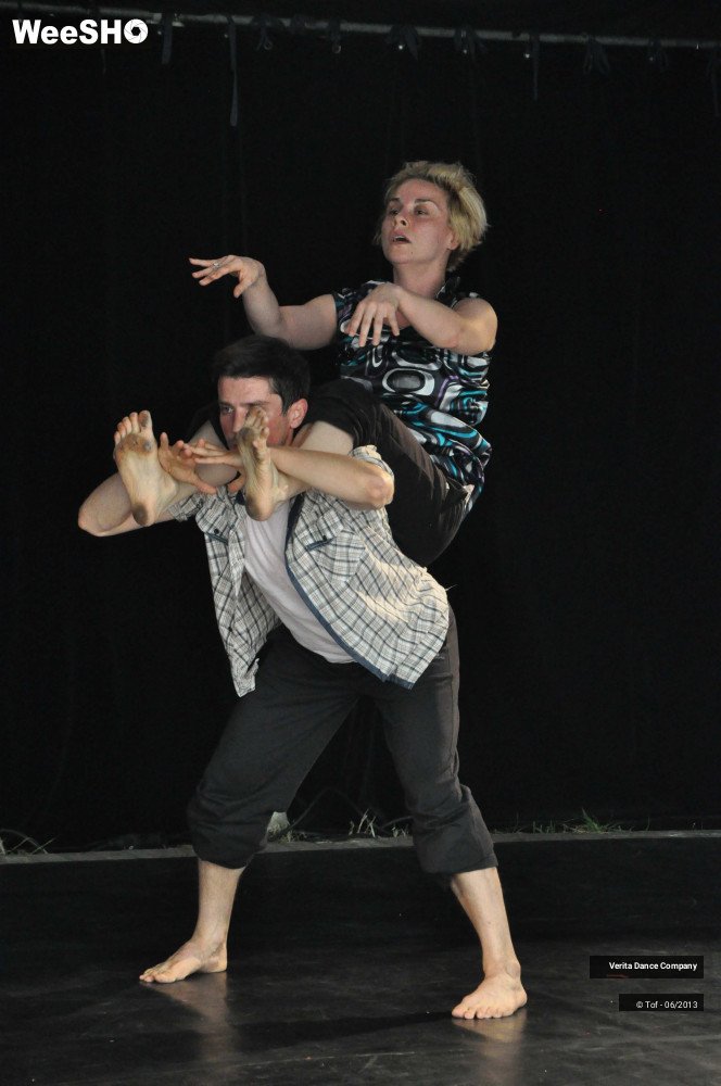 33/34 photos du spectacle Behind The Body