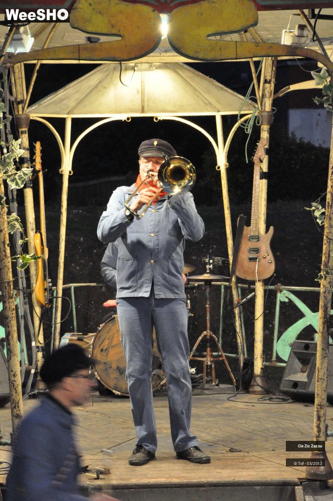 16/25 photos du spectacle Le Kiosque, Zic Zazou