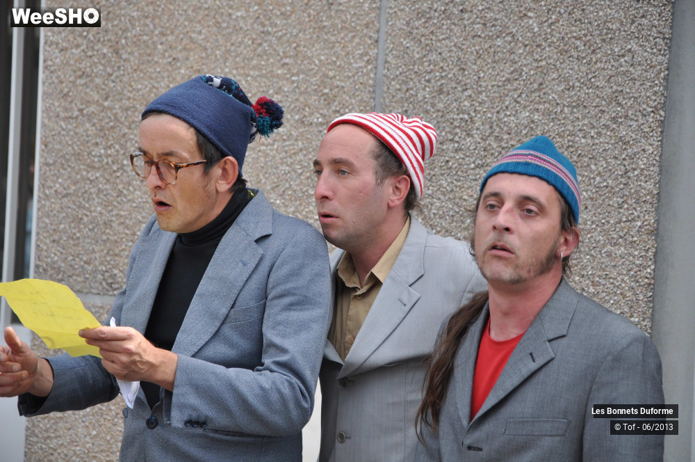 4/56 photos du spectacle Les Bonnets Duforme