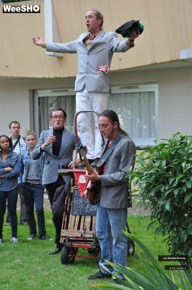 50/56 photos du spectacle Les Bonnets Duforme