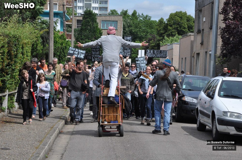 53/56 photos du spectacle Les Bonnets Duforme