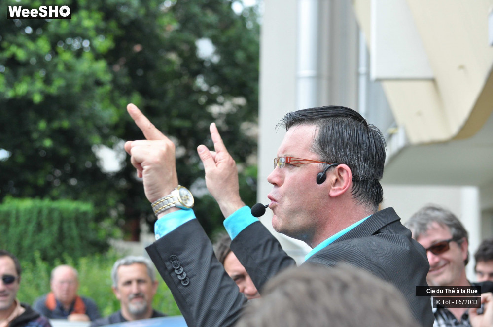 8/47 photos du spectacle A vendre